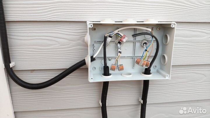 Электрик. Установка розеток. Услуги электрика