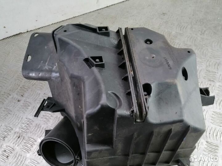 Корпус воздушного фильтра 30636845 Volvo XC90 1 restailing 2.4 Дизель