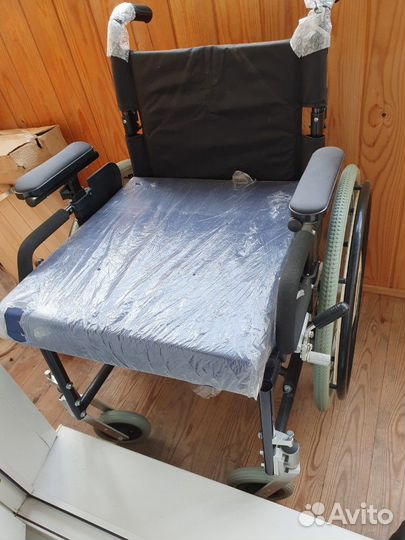 Коляска инвалидная Barry A7 T