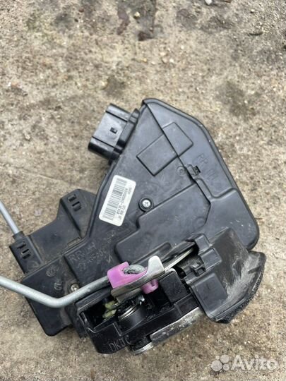 Замок задней левой двери Kia Optima