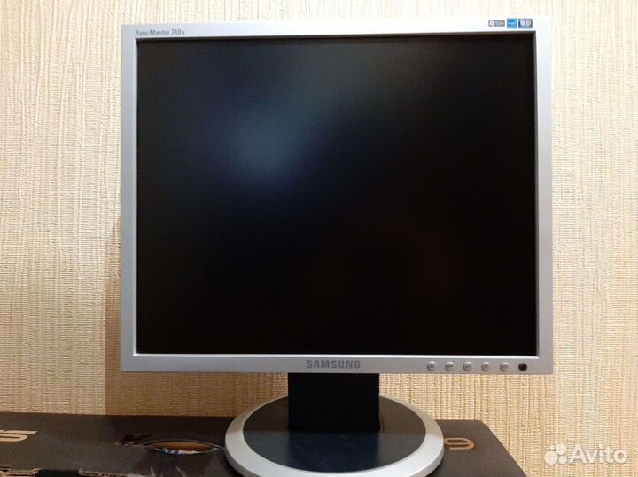 Монитор Samsung SyncMaster 740N
