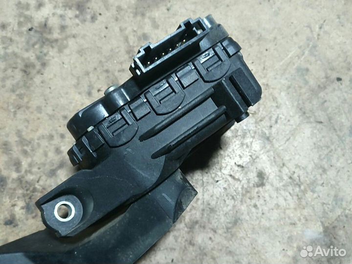 Педаль акселератора VW Пассат Б5