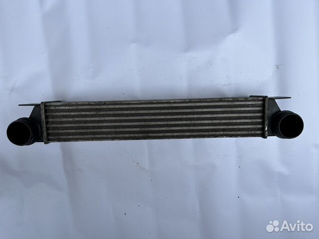 Радиатор интеркулер BMW E39 / E38 17512247359