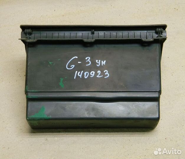 Бардачок VW Golf 3