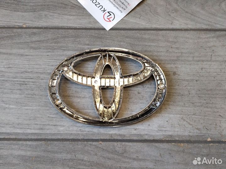 Эмблема Ленд Крузер 300 на багажник Оригинал