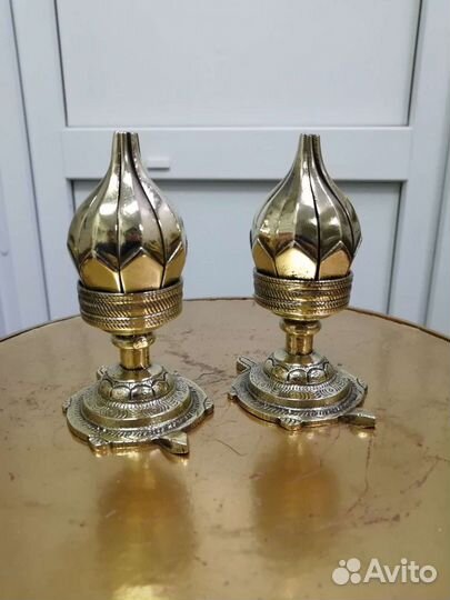 Подсвечники парные.(лотос) винтаж. бронза