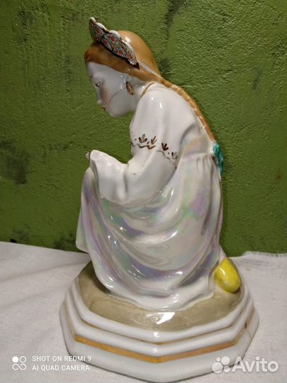 Статуэтка Малахитовая шкатулка,в реставрацию