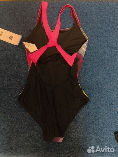 Купальник женский arena размер 44(м)