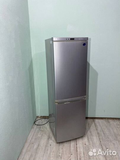 Холодильник Samsung шириной 55 см