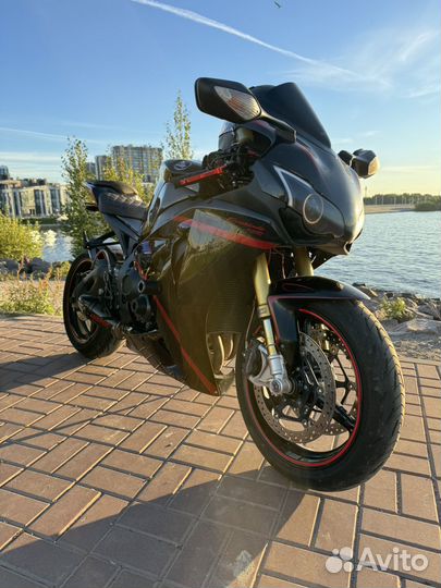 Honda cbr 1000rr