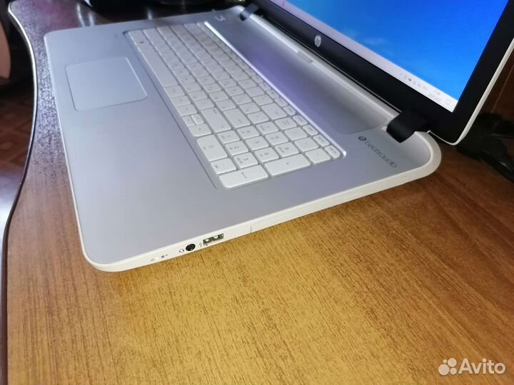 HP pavilion 17-f201ur, 17,3 как новый