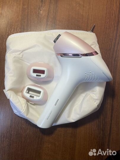 Фотоэпилятор Philips Lumea Prestige BRI950