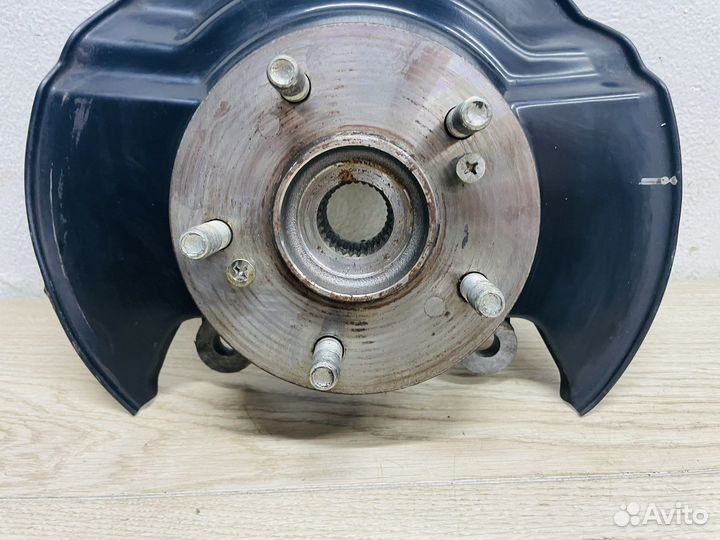 Кулак передний правый Honda CR-V 3 RE