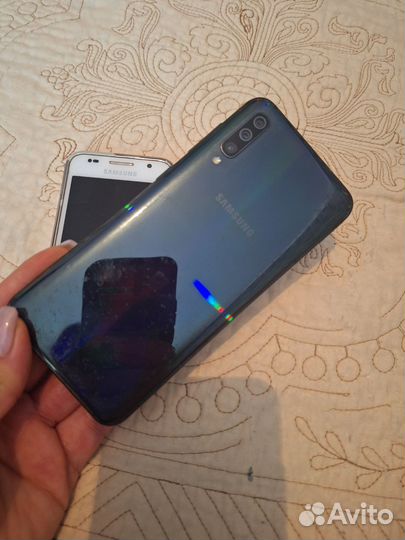 Samsung Galaxy A50, 6/64 ГБ
