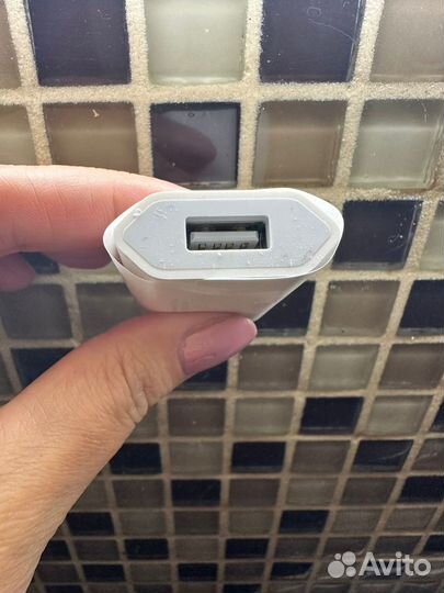 Адаптер для зарядки iPhone