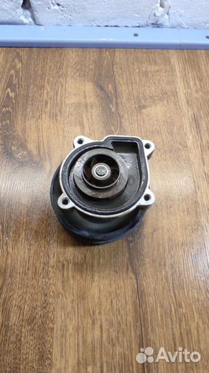Помпа водяная Skoda Rapid лифтбек 1.6 2015