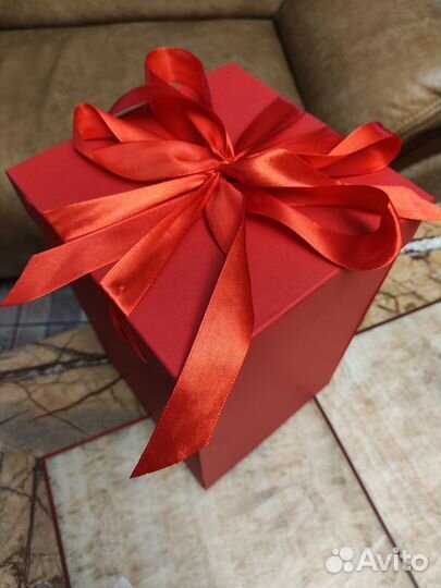 Живая роза в колбе