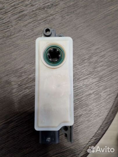 Моторчик нижних жалюзи BMW X3 G01 5A180E3