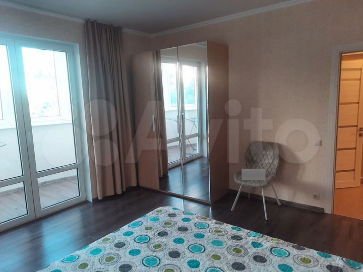 2-к. квартира, 100 м², 1/21 эт.