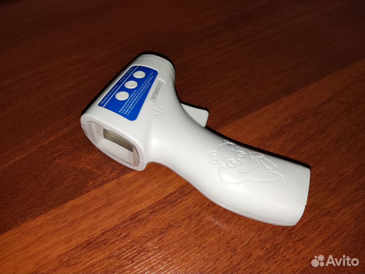 Бесконтактный инфракрасный термометр