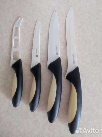 Кухонные ножи с подставкой