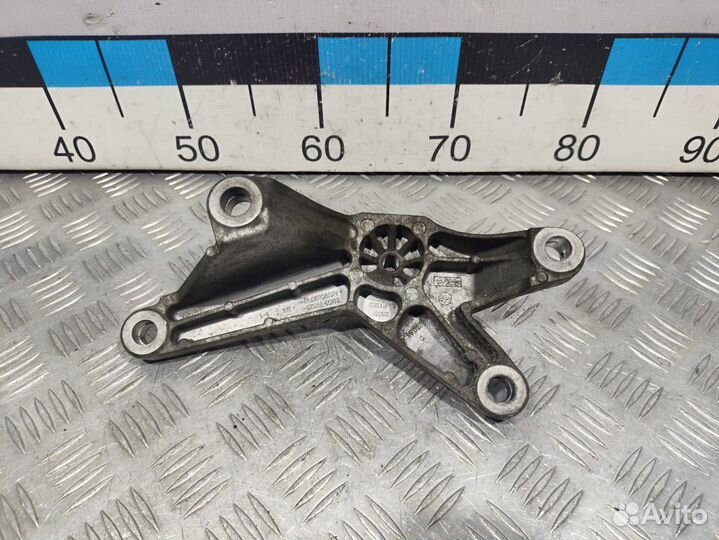 Б/У Кронштейн кпп Ford#001