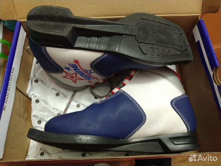 Лыжные ботинки