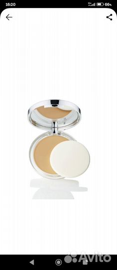 Легкая компактная пудра Clinique