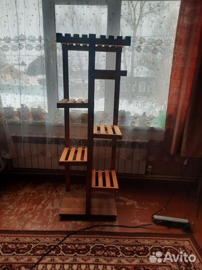 Подставка под цветы дерево