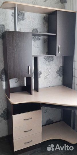 Компьютерный стол