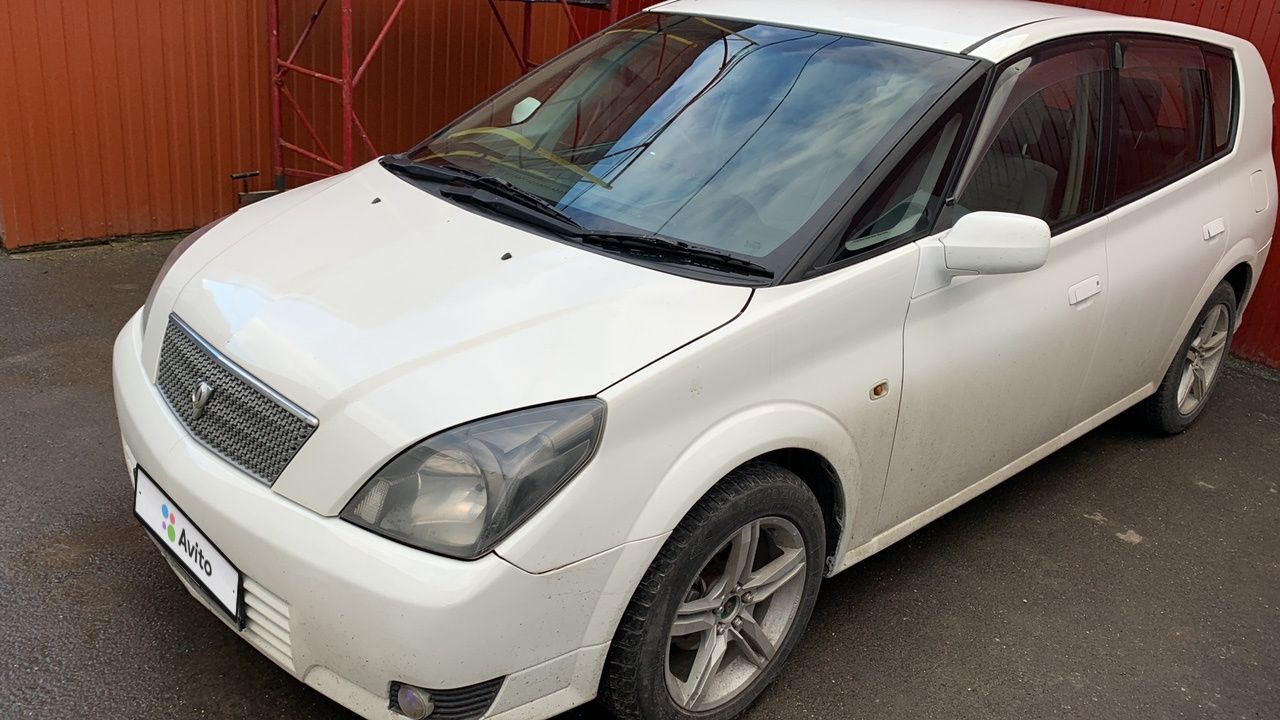 Toyota Opa: фото владельца