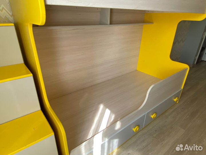 Двухъярусная кровать бу с матрасами