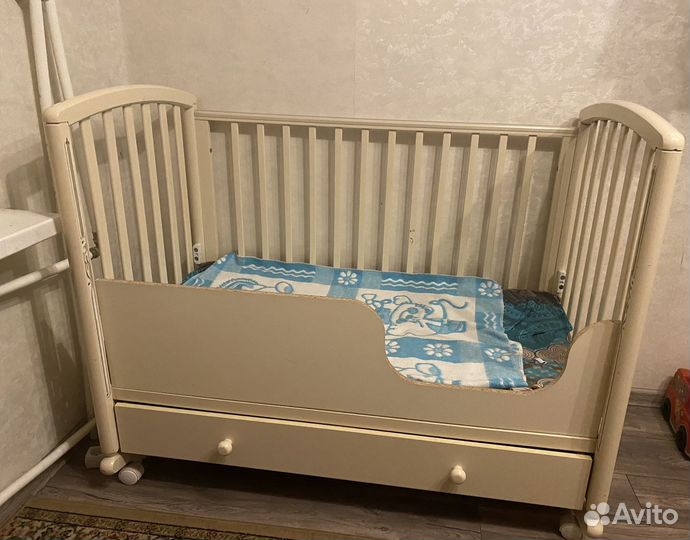 Детская кроватка