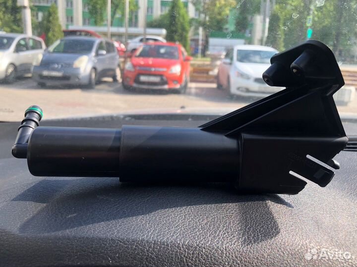 Форсунка омывателя фар toyota avensis