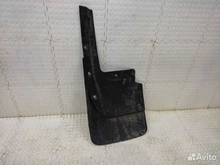 Брызговик задний правый Toyota Land Cruiser 200