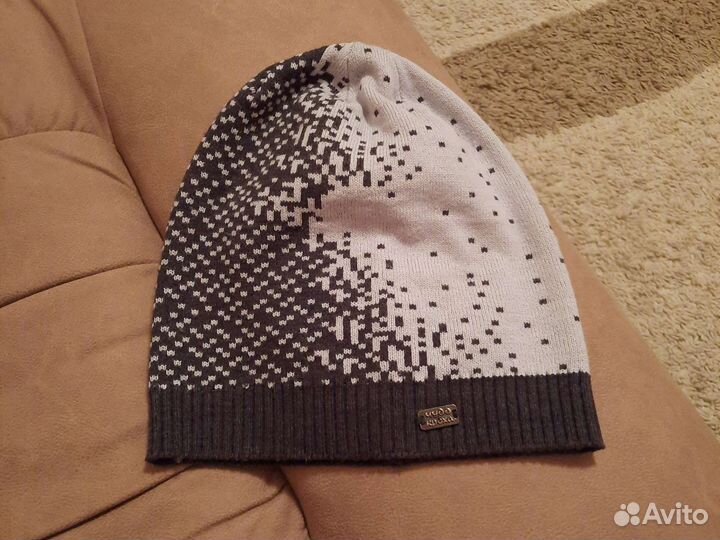 Шапки 7 шт. разные