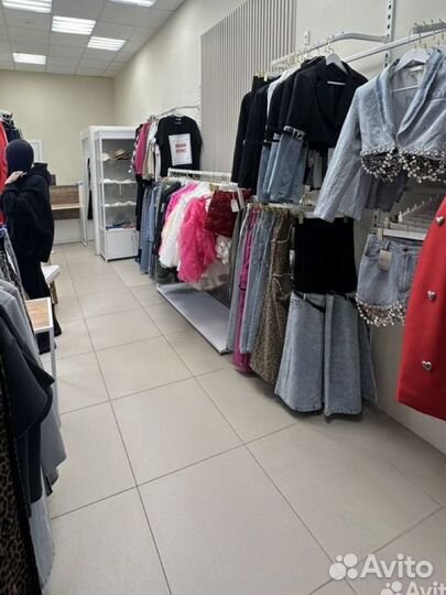 Готовый бизнес шоу рум женской одежды