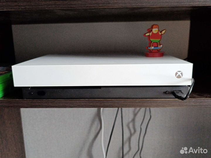 XBox One X 1 тб