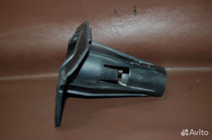 Кронштейн насоса-омывателя фары правый - BMW X5 F1