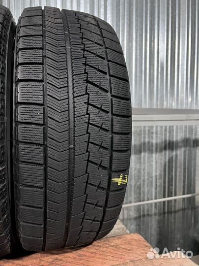 Bridgestone Blizzak VRX 215/55 R17 94Q