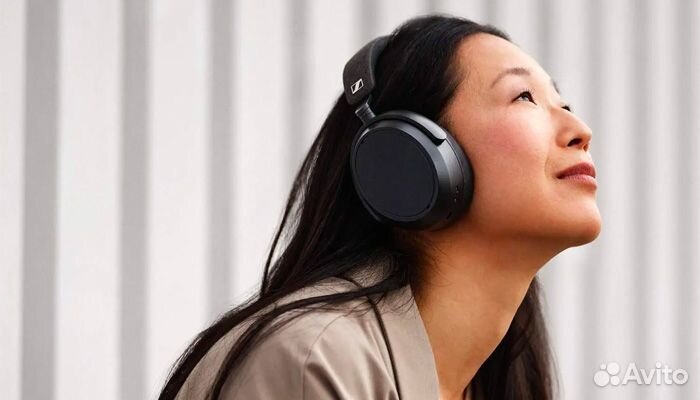 Беспроводная гарнитура Sennheiser Momentum 4 Black