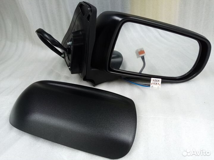 Mazda 323 зеркало правое новое 1998-2003