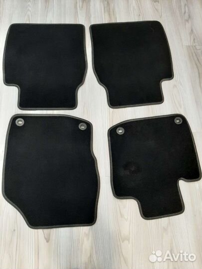 Автомобильные коврики ворсовые
