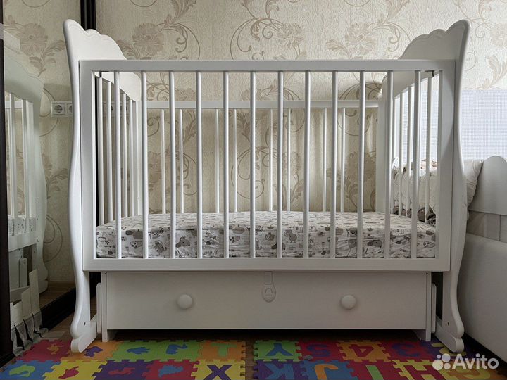 Детская кроватка