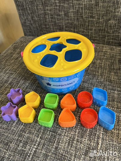 Игрушки пакетом сортеры и пирамидка