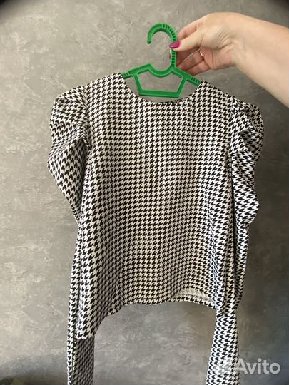 Костюм (юбка кожаная и блузка)