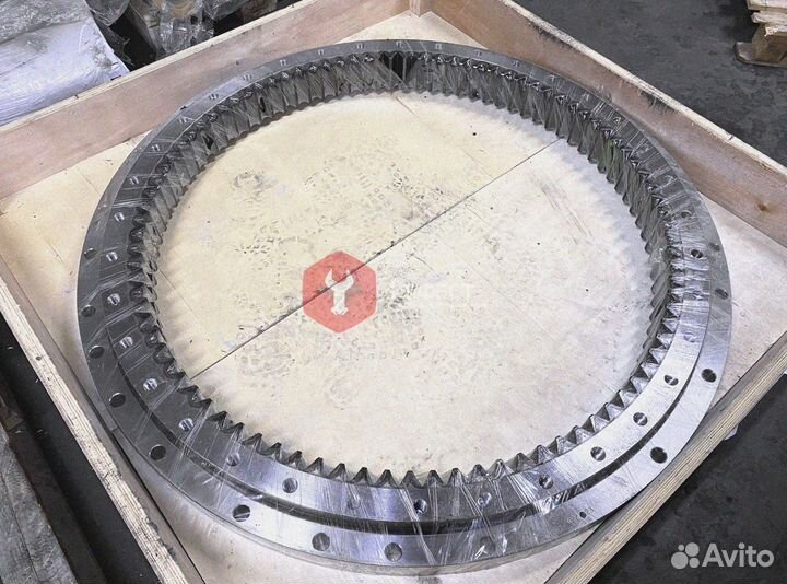 Поворотный круг Hyundai R320LC-7 81N9-01020