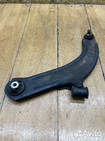 Рычаг подвески передний левый Nissan Micra CR12DE