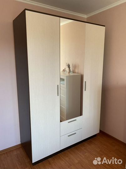 Шкаф 3 дверный