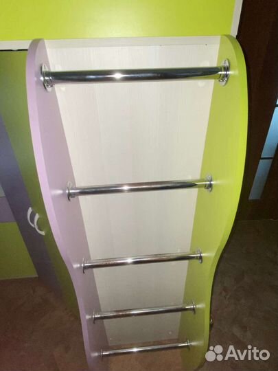 Детская двухярусная кровать со столом